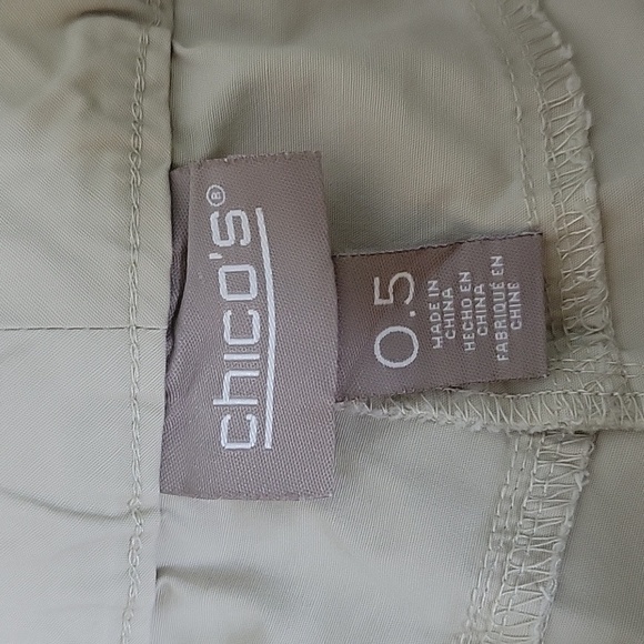 Chico's Secret Stretch Comfort Waist Straight Leg Khaki Capri Pants Size Small/6 - Picture 6 of 7
